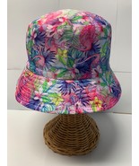 Pretty &amp; fun bucket hat pink flamingo print reversible to solid black - $446.66 MXN