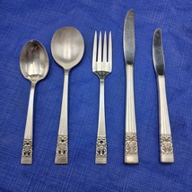 Oneida Community Coronation 1936 Lot 5 Knives, Spoon, Fork Antique Silve... - $504.22 MXN