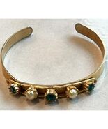 Gold Tone Cuff Bracelet Green Rhinestones Faux Pearls Open Bangle 1960&#39;s... - $276.77 MXN