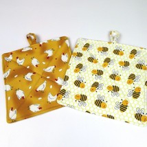 NEW- Set of 2 handmade potholders, chicken and bees - £10.86 GBP