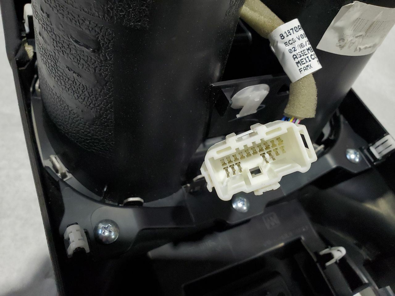2024 Subaru Outback Legacy OEM Shifter Bezel With Cup Holders S22008230 Item image 4
