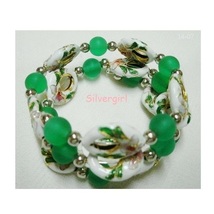 Colorful Handmade Memory Wire Wrap Beaded Bracelet Green and White  - £15.62 GBP