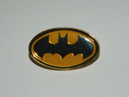 Batman Costume Chest Bat Comic Logo Enamel Metal Pin 1988-89 NEW UNUSED - £5.46 GBP