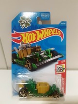 Hot Wheels St. Patrick&#39;s Day Hot Tub Holiday Racers Car Brand New Factor... - $3.95