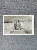 Antique 1958-1959 Photograph Women Holding Hands Beach Gay Interest KG - $276.80 MXN