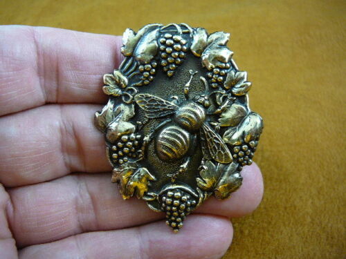 (b-bee-112) Bee bumble bees insect grapes lover love pin pendant - $19.62
