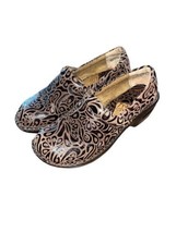 BOC Born Concept Women&#39;s Peggy Brown Embossed Leather Clogs Size 7.5 - £20.36 GBP