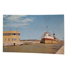 Postcard St Lawrence Seaway And Power Project Freighter In Bertrand H Snell Lock - £5.56 GBP
