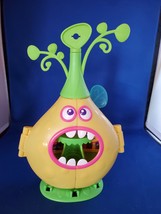 DreamWorks Poppy Trolls Camp Critter Pod Toy playset House Yellow  - $8.00