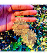 Gold Openwork Sunflower Earrings - $184.89 MXN