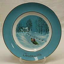 Enoch Wedgwood England Christmas Plate Bringing Home The Tree Vintage 1976 Avon - £14.78 GBP