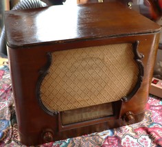 Vintage Sears multi-band battery and electric tube radio - £101.30 GBP