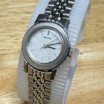 Vintage Seiko Watch 1104-0249 Women Hand Wind Silver Steel Band Mechanical 6.5&quot; - £25.89 GBP
