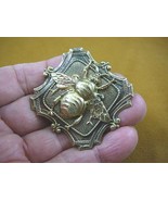 (b-bee-164) large Bee bumble bees insect on square scrolled brass pin pe... - $408.30 MXN