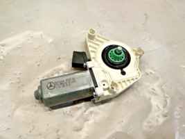 2009 MERCEDES BENZ S-550 FRONT RIGHT WINDOW MOTOR A2218282842 OEM - $49.40