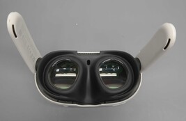 Meta Quest 3 128GB VR Headset ISSUE image 7