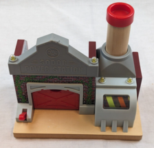 Thomas &amp; Friends Wooden Railway Sodor Power Station 2005 Lights up works - £19.80 GBP