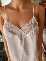 Vintage 1970&#39;s Bridal White Satin/Lace Size M Silky Chemise Slip Gown Ni... - $244.43 MXN