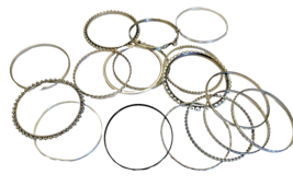 Bracelet Bangle 17 Metal Silver Tone Associated Metal Jewelry - £11.15 GBP