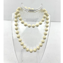 VTG Off White Plastic Beaded Ball Necklace Jewelry 23&quot; Simple Elegant - £10.76 GBP