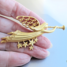 Signed Gold Crown Inc. Flying ANGEL Trumpet Stars Vintage Brooch Pin - $12.82
