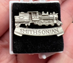 Vintage Smithsonian Pewter Train Steam Engine Tack Hat Lapel Pin w/Origi... - £6.31 GBP