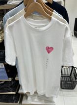 NWT UNIQLO UT Find Your Treasure LOVE White Graphic Short Sleeve TEE - £21.72 GBP