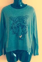 EUC ZARA KNIT Cotton Blend Gray Long Sleeve Sweater w/ Tiger Intarsia SZ S - $459.39 MXN