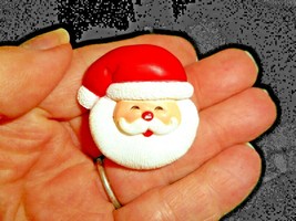 1981 Hallmark Lapel Pin Christmas Santa Claus Round Bright Red Jolly Santa Pin - $9.49