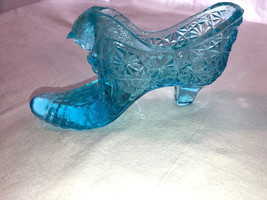 Blue Glass Shoe With Cat Mint - £15.94 GBP