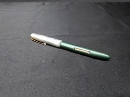 Vintage Wearever Fountain Pen Green And Silver - $13.53