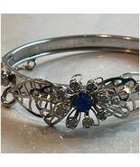 Vintage Rhodium Plated Floral Hinged Bangle Bracelet Blue Rhinestone Mid... - $516.64 MXN