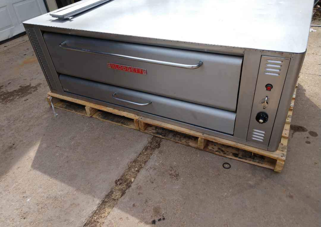 2 BLODGETT 1060 HIGH BTU 120K NATURAL DECK GAS DOUBLE PIZZA OVEN WITH  NEW STONE Item image 11