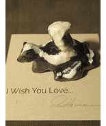 Ron Hevener Skunk Figurine Miniature  - $475.17 MXN