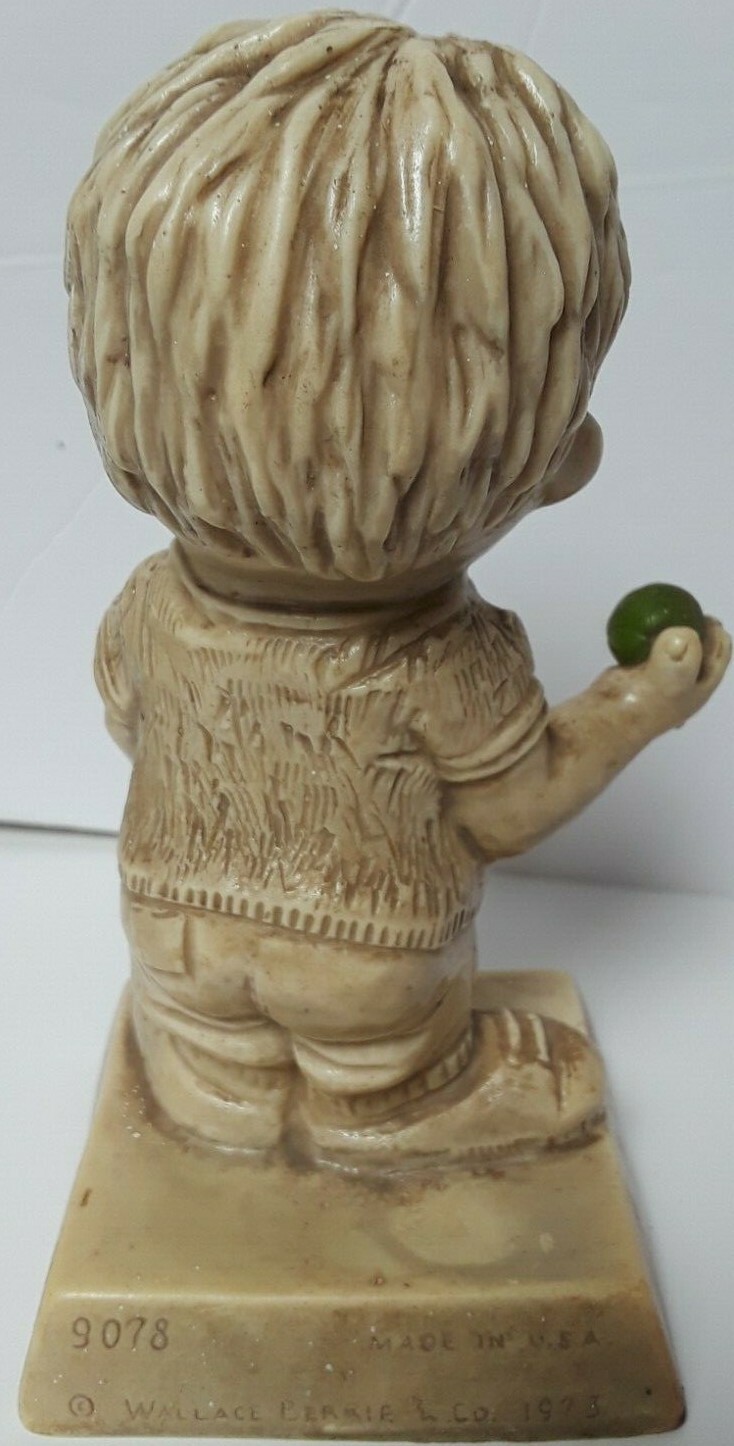 R&W Berries Co's "World's Greatest Tennis Player" figurine 1973 ~ Made in USA Item image 4