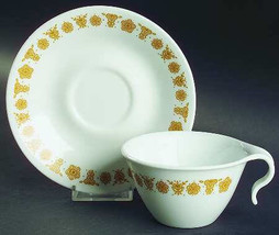 1970&#39;s Vintage Flat Cup &amp; Saucer Set in Butterfly Gold (Corelle) by Corning - £19.51 GBP