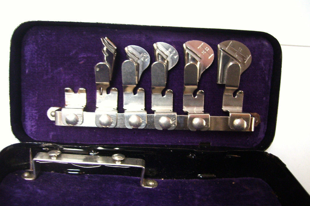 Sewing Machine Attachments Assorted Some Greist Lettered Tin Case - Vintage - $22.99