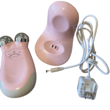 NuFace Trinity Microcurrent Facial Toning Device Pink Charging Cradle - $1,853.43 MXN
