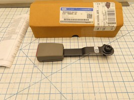 Ford JL3Z-1660044-AA Seat Belt Receptacle Buckle Center Position - $39.98