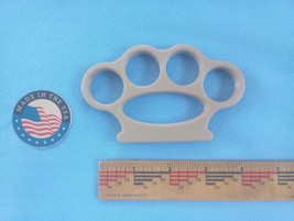 ABS (hardhat plastic) Knuckles for a good throat punch One size Khaki - $92.70 MXN