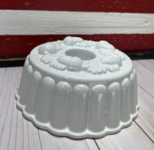 Vtg White Glazed Ceramic Bundt Cake Pan Pudding Jelly Mold Fall Acorn Le... - $24.68