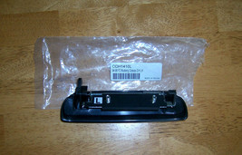94-98 Ford Mustang LH Outside Door Handle ODH1410L, NOS - $9.83