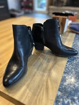 FRYE Women&#39;s Judith Zip Bootie Leather size 9 NWT - $2,767.93 MXN