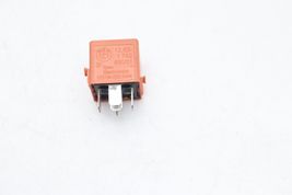 91-23 BMW RELAY CHANGER SALMON RED E0836 image 10