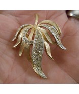 STUNNING VINTAGE ESTATE GOLD TONE AND STONED LEAF BROOCH - £7.35 GBP