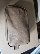Toiletry Bag Beige Unisex - $246.52 MXN