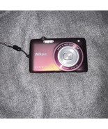 Nikon COOLPIX S4100 14.0MP Digital Camera Plum For Parts No Battery Whit... - €38,53 EUR