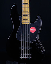 Squier Classic Vibe &#39;70s Jazz Bass V, Maple FB, Black - £380.37 GBP