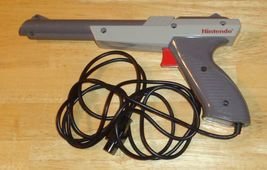 Nintendo Entertainment System NES Zapper Light Gun, OEM, Tested and Working - £14.30 GBP