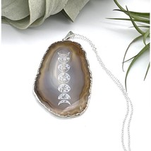 Earth&#39;s Treasures Engraved Agate Pendant Moon Phases Necklace - £12.04 GBP